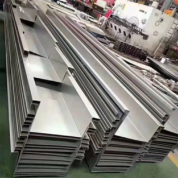 预计2018年304不锈钢板增长幅度在400%以上